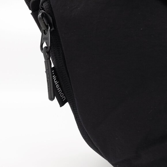 Lululemon Curved Crossbody 3L Black OS - Picture 14 of 16
